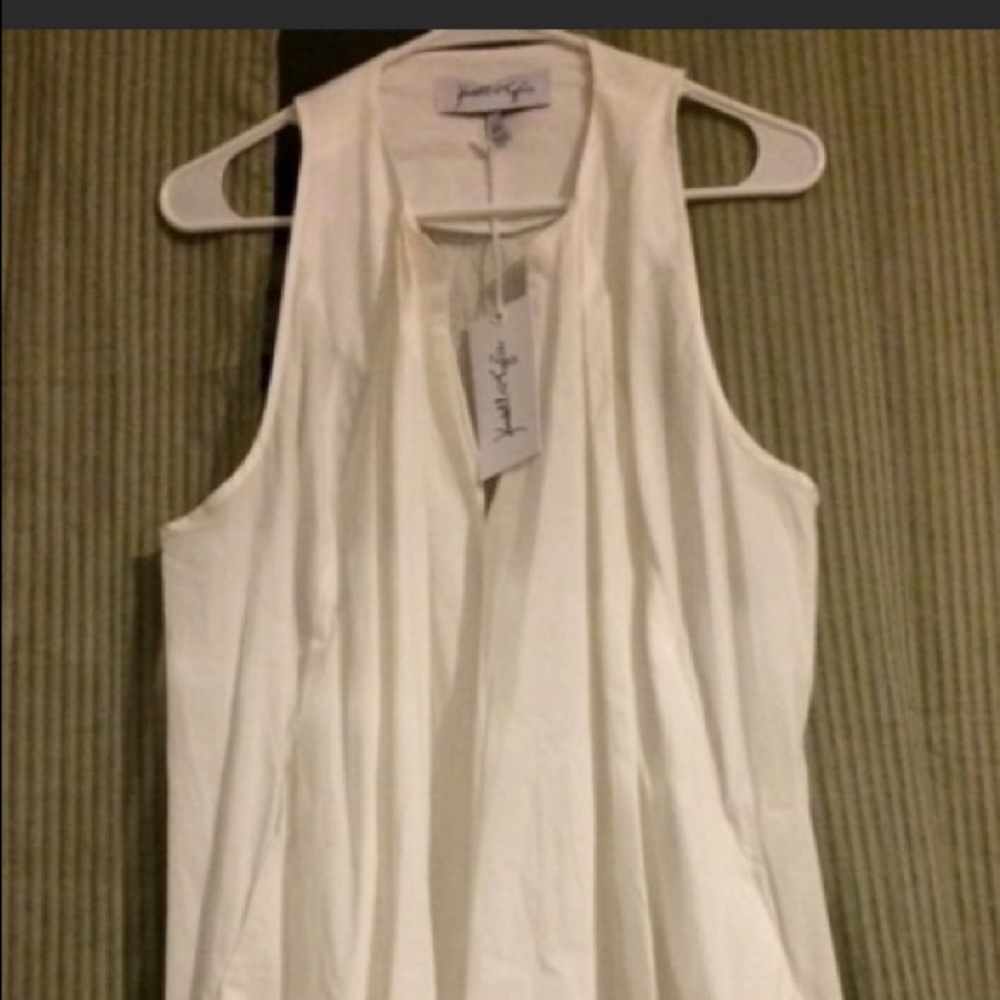 Very comfortable Kendall and Kylie blouse / dress